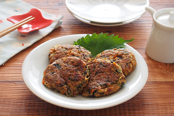 今月の作り置きレシピ「イワシと豆腐のつくね」