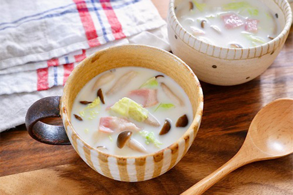 レンチンで作る！白菜とベーコンときのこのクリームスープ