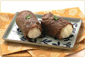 牛肉の薄切り巻きおにぎり