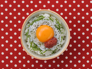 大葉+しらすの卵かけごはん