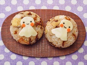 昆布とお揚げのてるてる坊主おにぎり