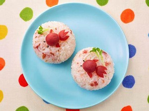 梅としらすの金魚おにぎり