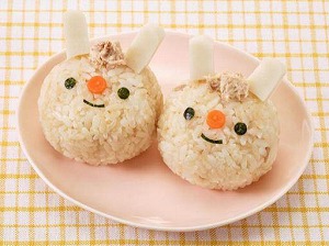 ツナマヨ味噌のうさぎさんおにぎり