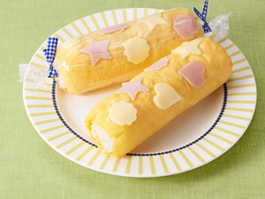 薄焼き卵のスティックおにぎり