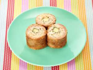 チーズと大葉の肉巻きスティックおにぎり　