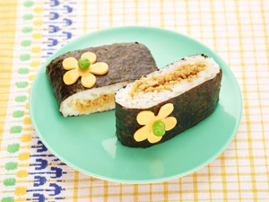 鶏そぼろのカレー風味おにぎらず