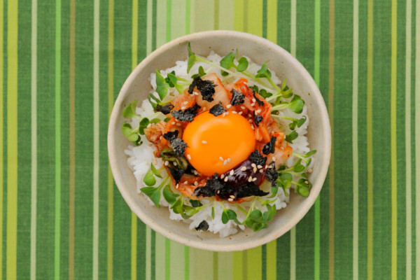 実験に使ったパリパリ海苔は「キムチ＋海苔のたまごかけごはん」に！