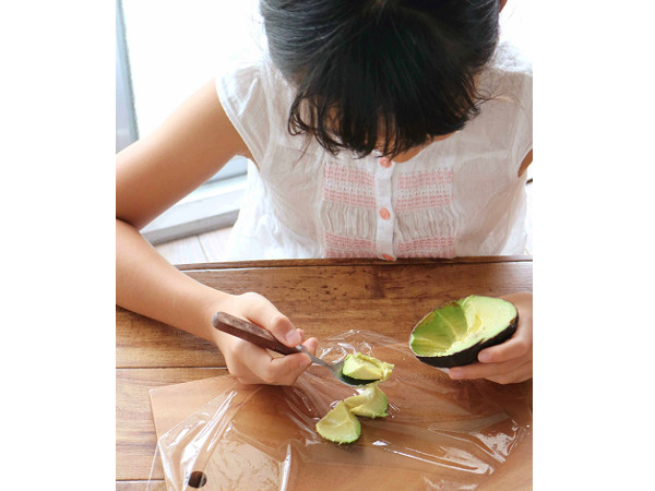 実験3 色が変わりやすい食材、ラップの違いでどうなる？