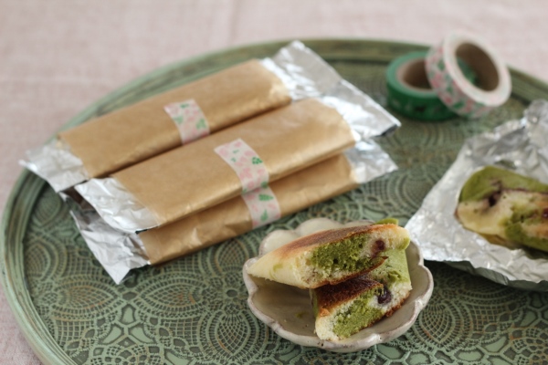 フライパンでできる「抹茶とあずきのマーブルホイルケーキ」