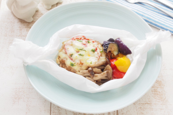 電子レンジで本格味！「イタリアン包み蒸しハンバーグ」