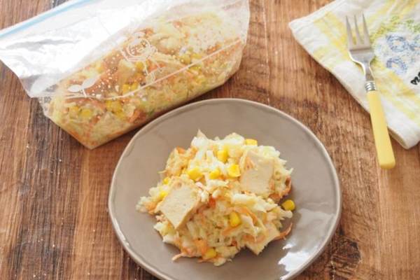 今月の作り置きおかず『厚揚げ入りコールスロー』