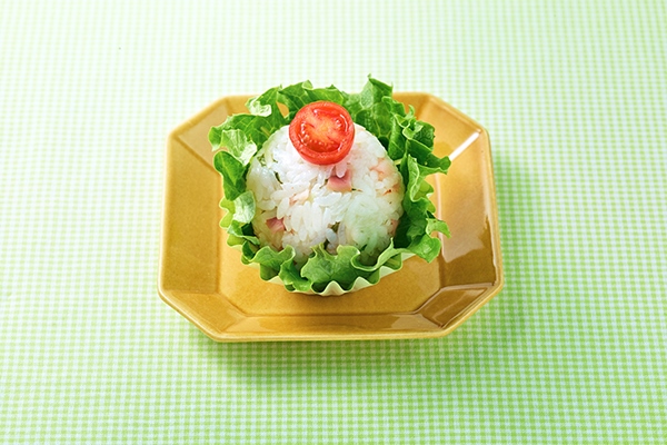 サラダカップおにぎり