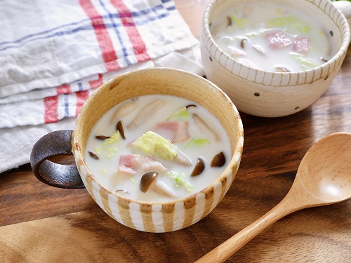 レンジで簡単5分！白菜とベーコンときのこのクリームスープ