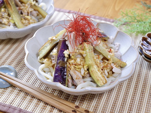 疲労回復！なすと豚肉の香味ダレうどん