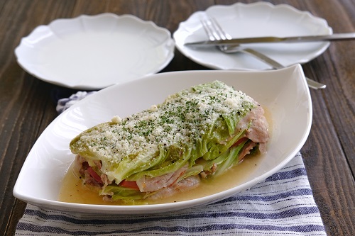 キャベツとトマトと豚肉のミルフィーユチーズ蒸し