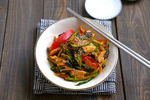 鶏ささみと夏野菜の韓国風サラダ