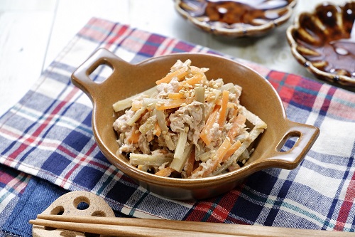 ごぼうとにんじんのツナマヨ和え