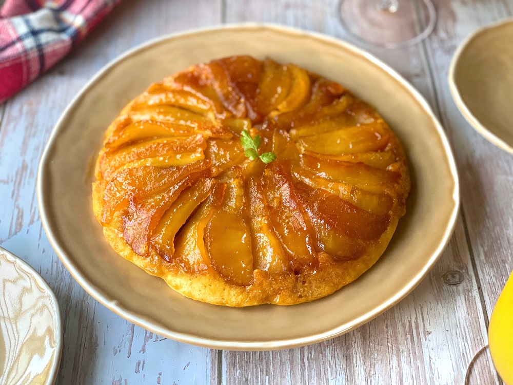オーブンなしで完成！タルトタタン風ホットケーキ