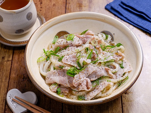 包丁不要！レンジで完成☆『レンジDE豚ねぎ塩うどん』