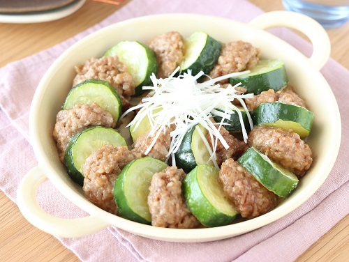 ズッキーニとひき肉の中華風重ね蒸し