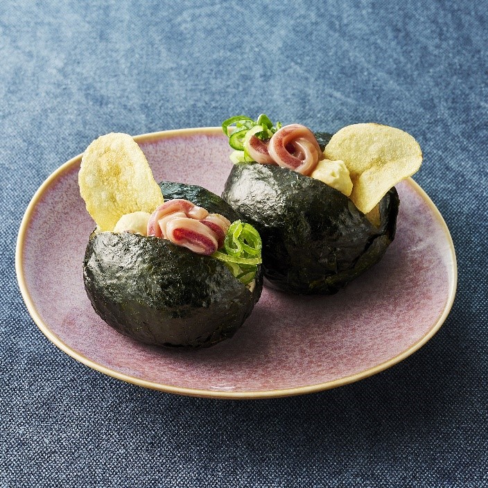 塩辛とポテチのチーズおにぎり