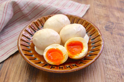 みそとしょうゆが隠し味♪マヨネーズ漬けゆで卵